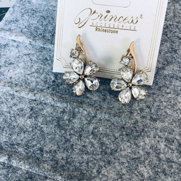 Rhinestone Women Flower Fashion Earrings - Picture 1 of 4